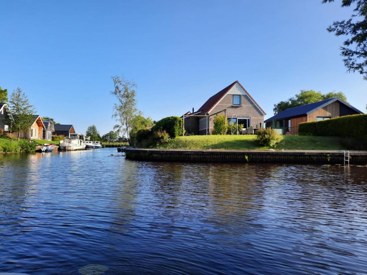 Waterhuis Friesland Oudwoude Exterior photo