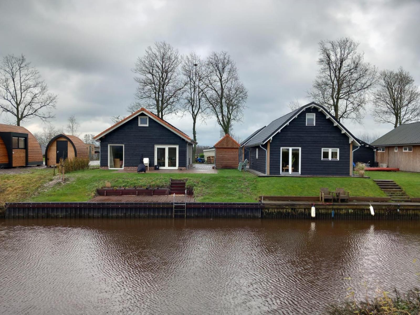 Waterhuis Friesland Oudwoude Exterior photo
